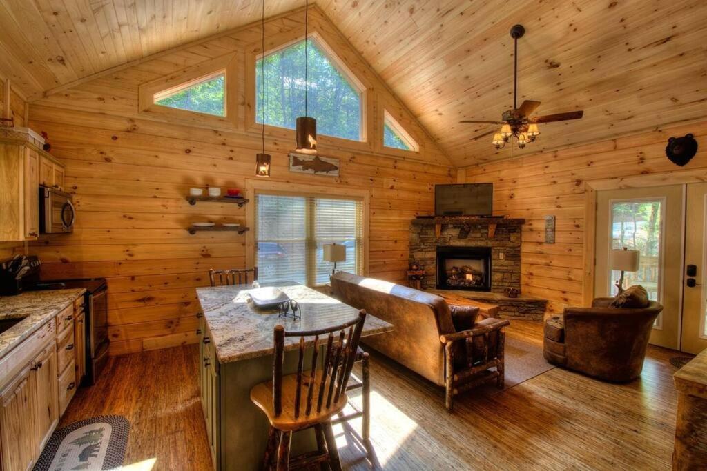 Honeymoon Getaway In Woods Near Noc And Smoky Mtn Rr Villa Bryson City Exterior photo