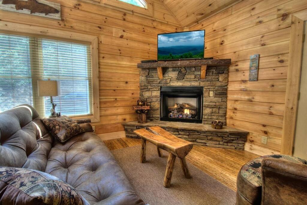 Honeymoon Getaway In Woods Near Noc And Smoky Mtn Rr Villa Bryson City Exterior photo