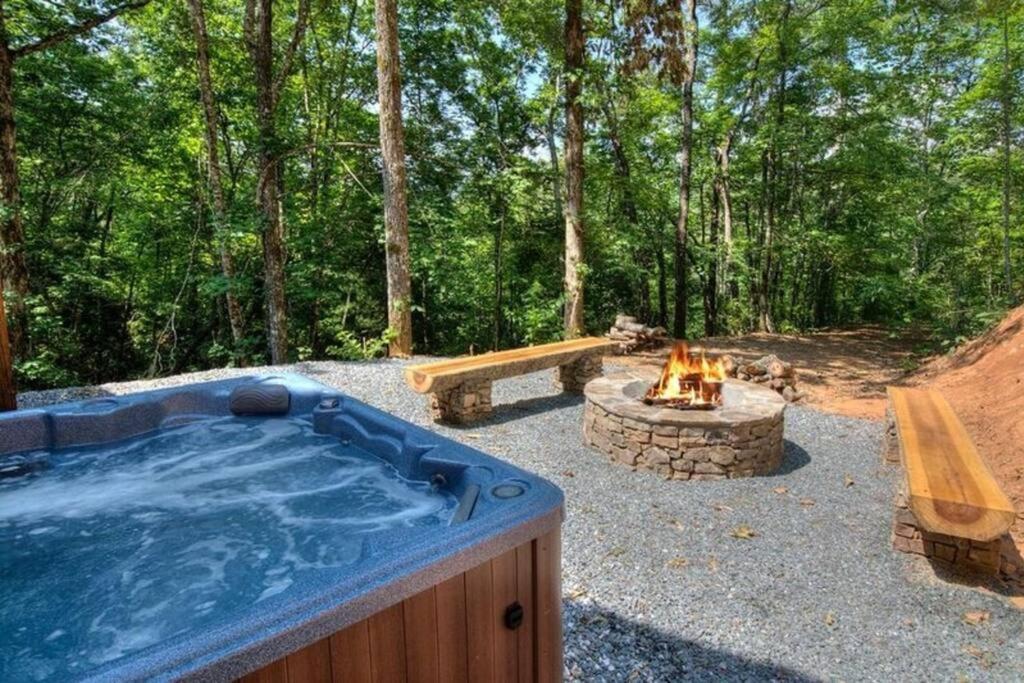 Honeymoon Getaway In Woods Near Noc And Smoky Mtn Rr Villa Bryson City Exterior photo